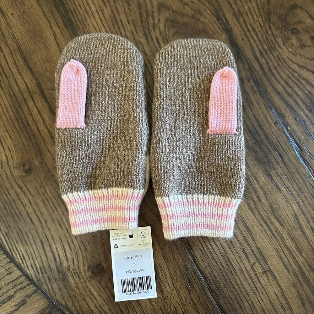 Mini Boden Deer Knit Mittens NWT - Picture 2 of 3